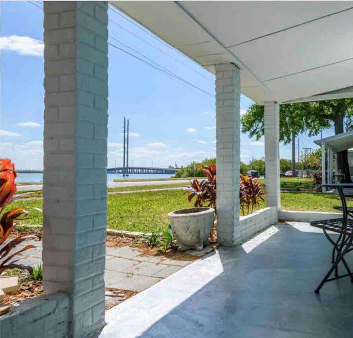 The Pink Oasis Waterfront 1 Bed Apt Apartment Tampa Ngoại thất bức ảnh