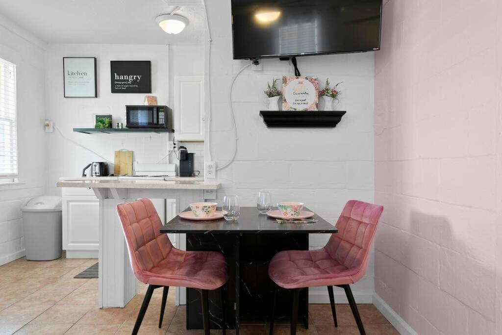 The Pink Oasis Waterfront 1 Bed Apt Apartment Tampa Ngoại thất bức ảnh
