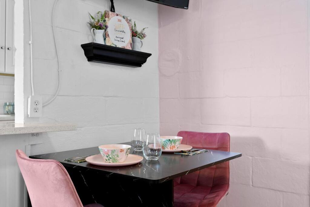 The Pink Oasis Waterfront 1 Bed Apt Apartment Tampa Ngoại thất bức ảnh