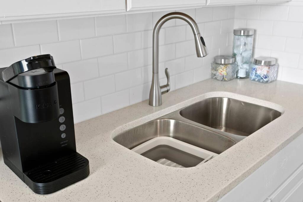 The Pink Oasis Waterfront 1 Bed Apt Apartment Tampa Ngoại thất bức ảnh