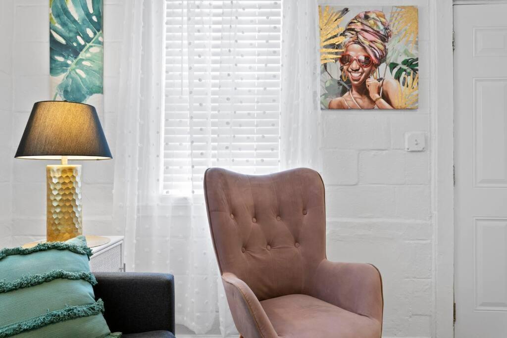 The Pink Oasis Waterfront 1 Bed Apt Apartment Tampa Ngoại thất bức ảnh