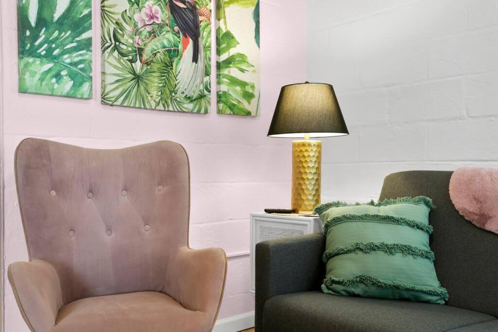 The Pink Oasis Waterfront 1 Bed Apt Apartment Tampa Ngoại thất bức ảnh