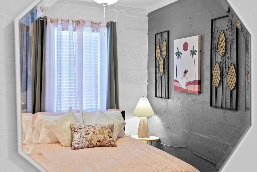 The Pink Oasis Waterfront 1 Bed Apt Apartment Tampa Ngoại thất bức ảnh